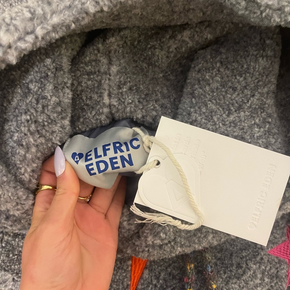 Elfric Eden Gray Textured Scarf